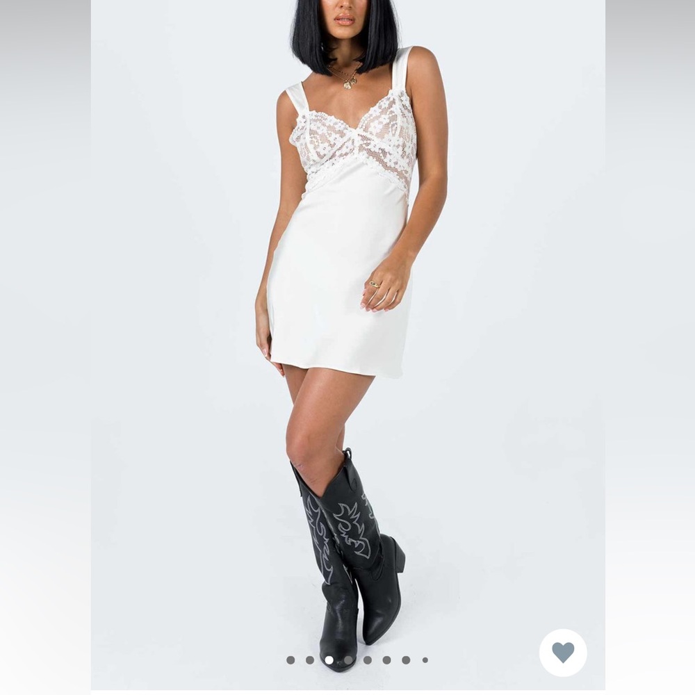 Dress - Picture 4 of 8